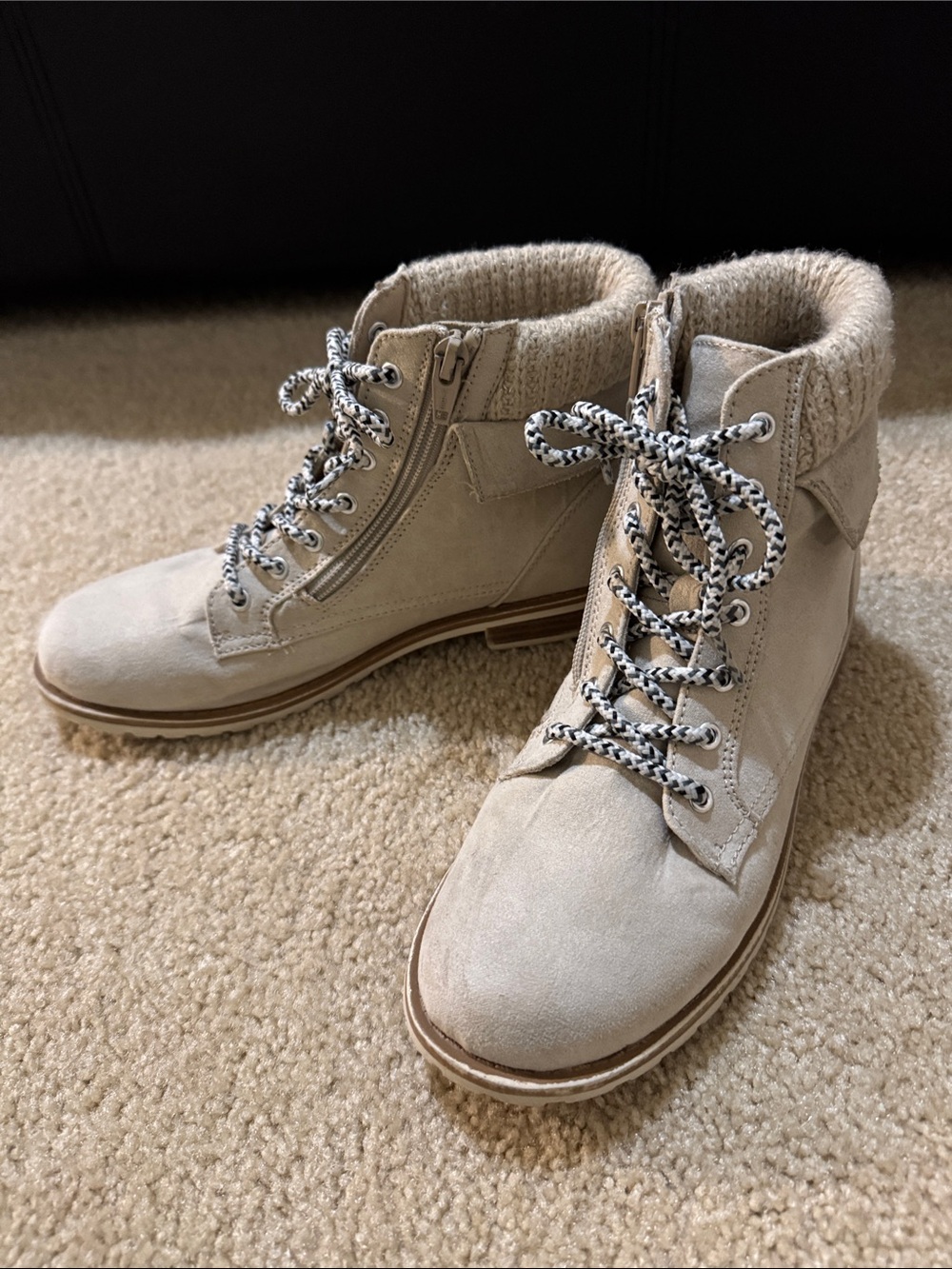 Crown Vintage Beige Knit-Collar Lace-Up Ankle Boots